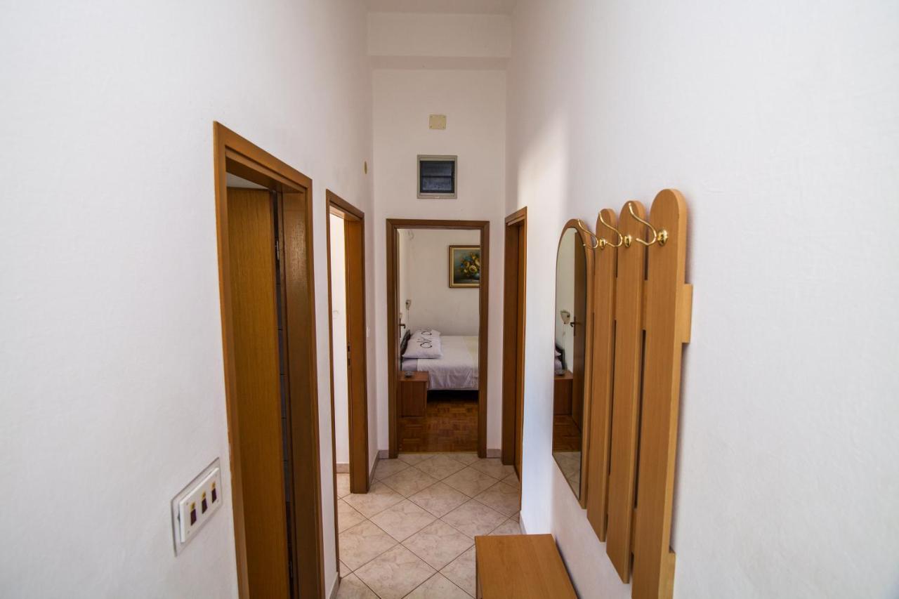 Apartman Kristina Apartamento Banjole Exterior foto