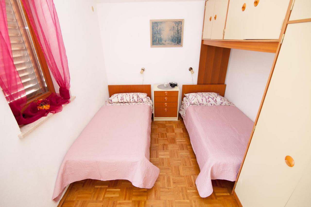 Apartman Kristina Apartamento Banjole Exterior foto