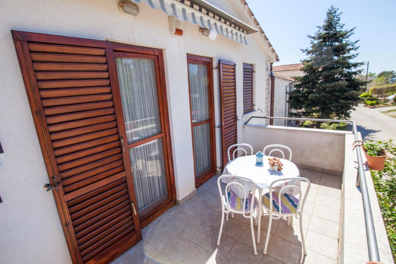 Apartman Kristina Apartamento Banjole Exterior foto