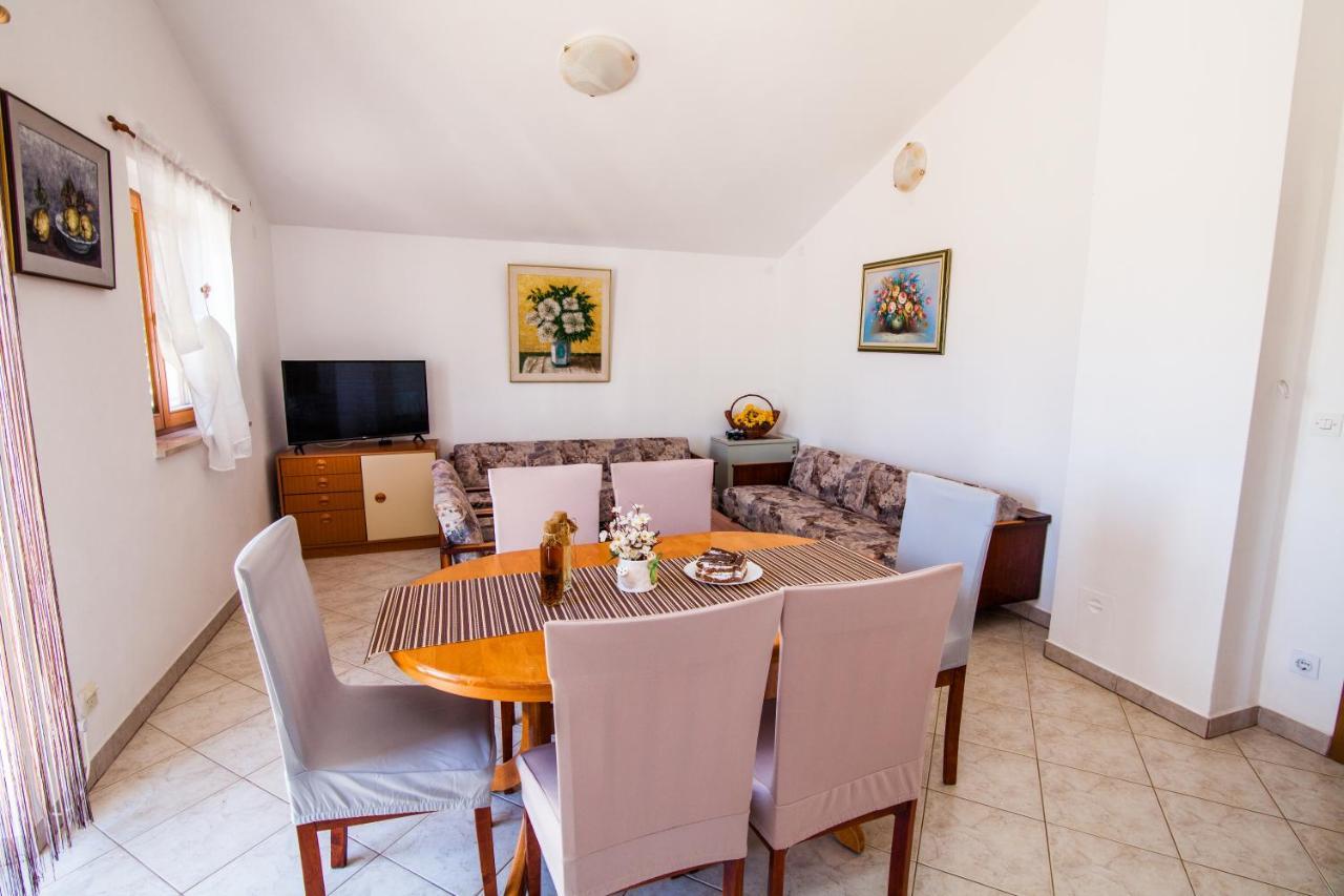 Apartman Kristina Apartamento Banjole Exterior foto