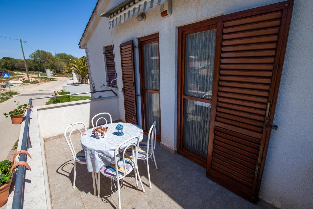 Apartman Kristina Apartamento Banjole Exterior foto