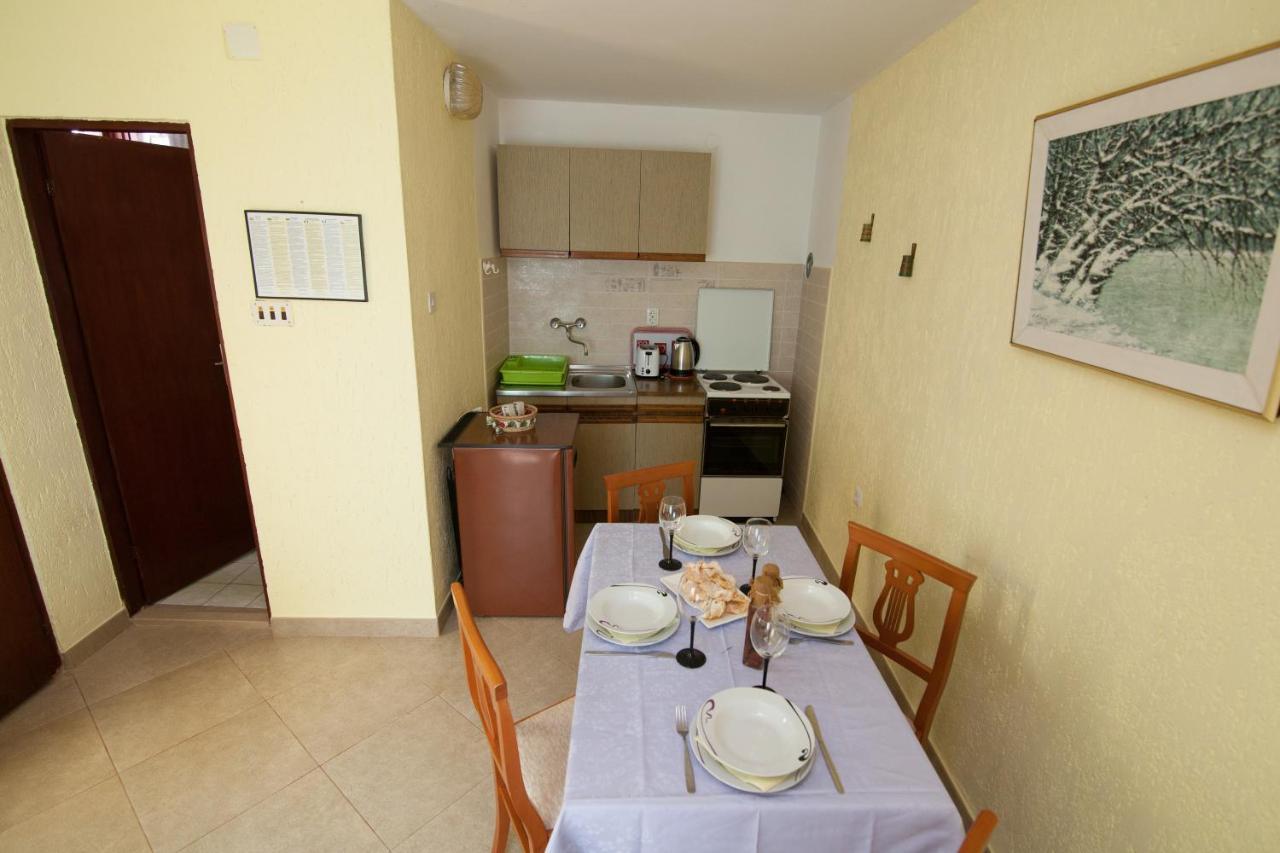 Apartman Kristina Apartamento Banjole Exterior foto