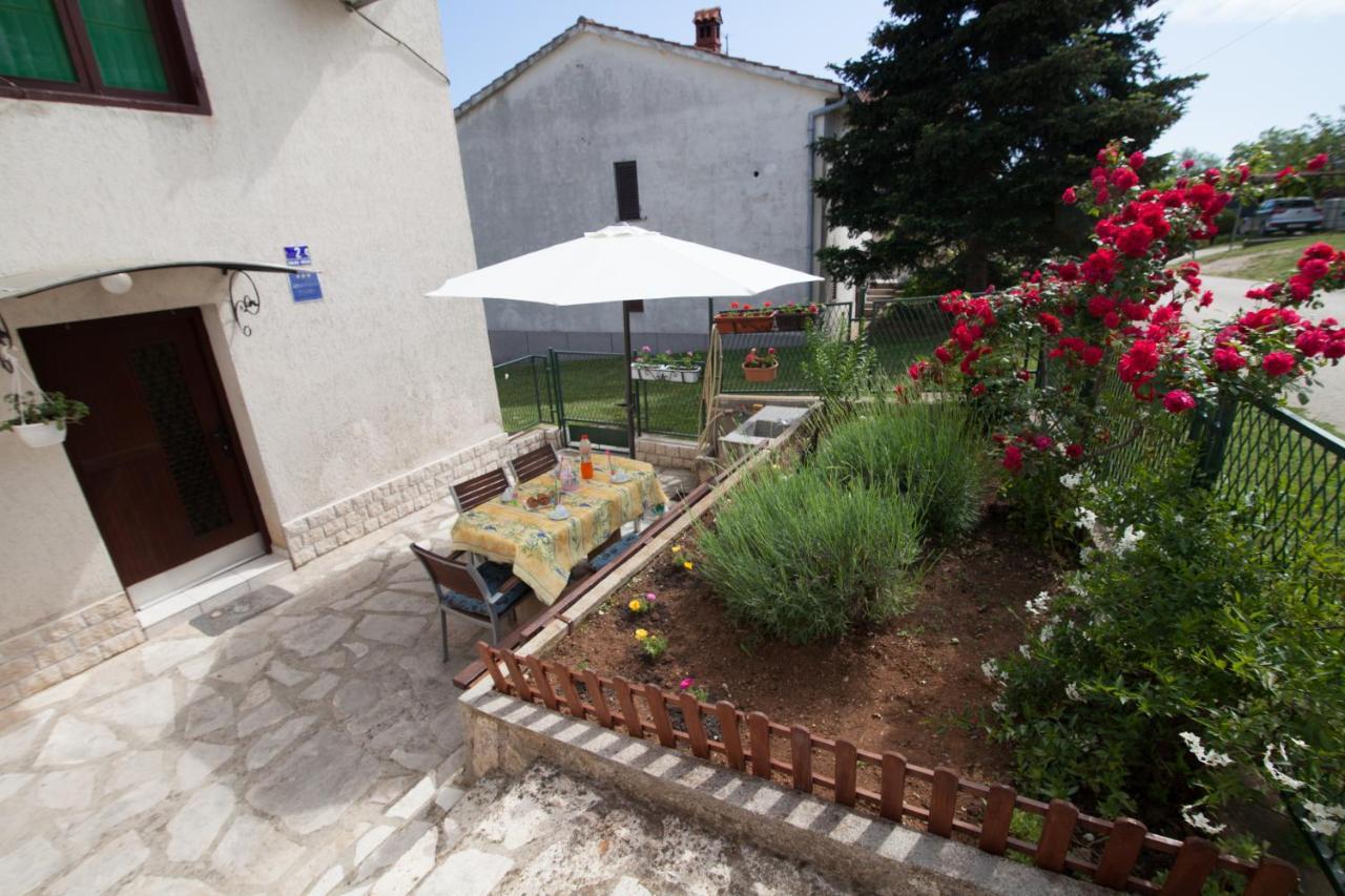 Apartman Kristina Apartamento Banjole Exterior foto